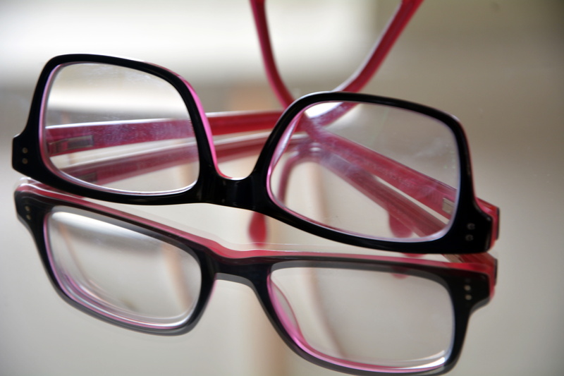 glass - material, Spectacles, transparent, indoors, sunglasses, plastic, close-up, personal accessory, horn rimmed glasses, red, 5K, still life, no people