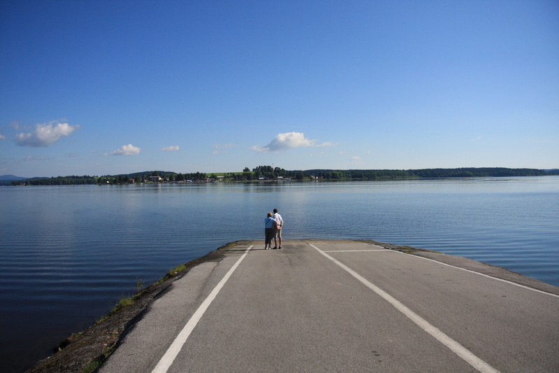 sky, reservoir, one person, men, lake, lifestyles, day, waters, summer, 4K, leisure activity, full length, tranquility, beach, landscape, water, schönwetter