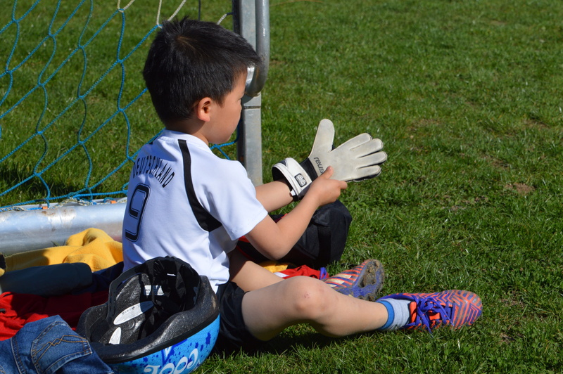 door husband, child, child playing, males, children only, summer, day, casual clothing, outdoors, Children, fun, Football, jersey, side view, leisure, Door