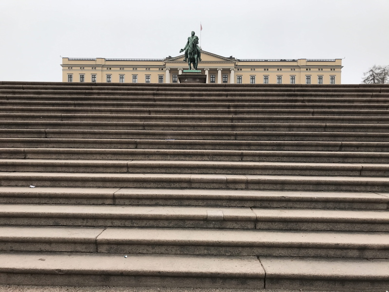 staircase, architectural column, representation, palace, scultpture, built structure, building exterior, history, steps and staircases, royal, oslo, statue