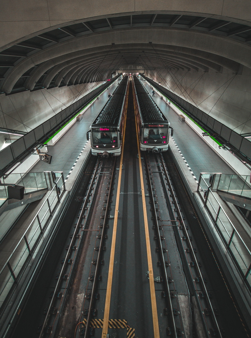 diminishing perspective, metro, station, railroad station platform, modern, motol, stop, mode of transportation, train, architecture, high angle view, the way forward