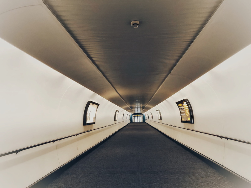 built structure, 4K, the way forward, wall - building feature, absence, footpath, subway, no people, indoors, light, architecture, long, empty, modern
