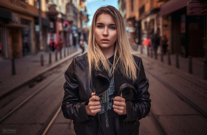 street, Slav Nitsov, portrait, makeup, 1080P, model, the city, bokeh, Ina K., kozhanka, in black, hairstyle, pose, home, blonde, is, on the road, background