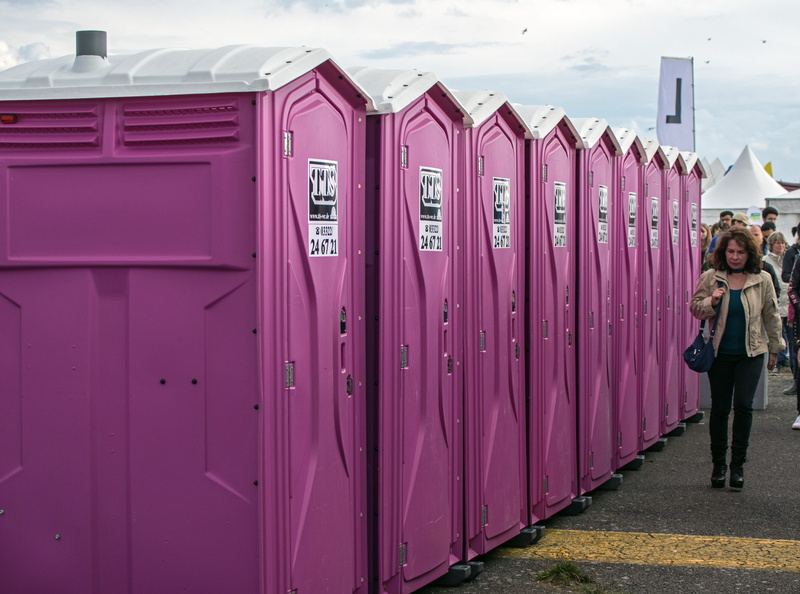 two people, toilet houses, urinal, berlin, door, young women, public, casual clothing, architecture, young adult, 4K, standing, adult, real people, leisure activity