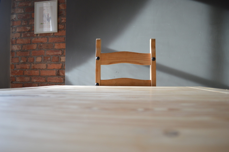 bed, electric lamp, living, floor, luxury, chair, nobody, rendering, window, wall, no people, brick wall, wooden, bright, seat, wood, architecture, clean