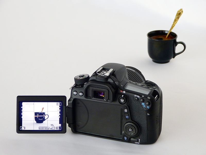 technology, coffee, copy space, device, white background, apn, studio shot, mug, photographic equipment, lens - optical instrument, capturing, camera, spoon