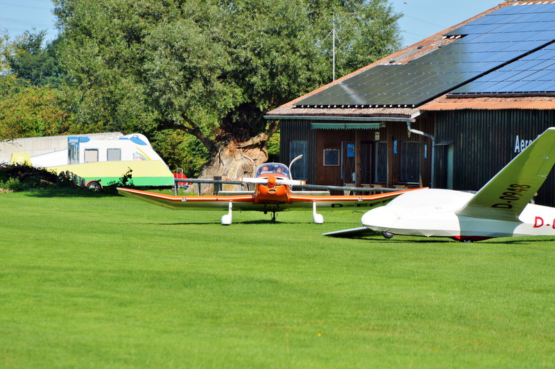 outdoors, built structure, house, 5K, m17, green color, building, sport aircraft, light aircraft, tree, propeller plane, growth, building exterior, transportation