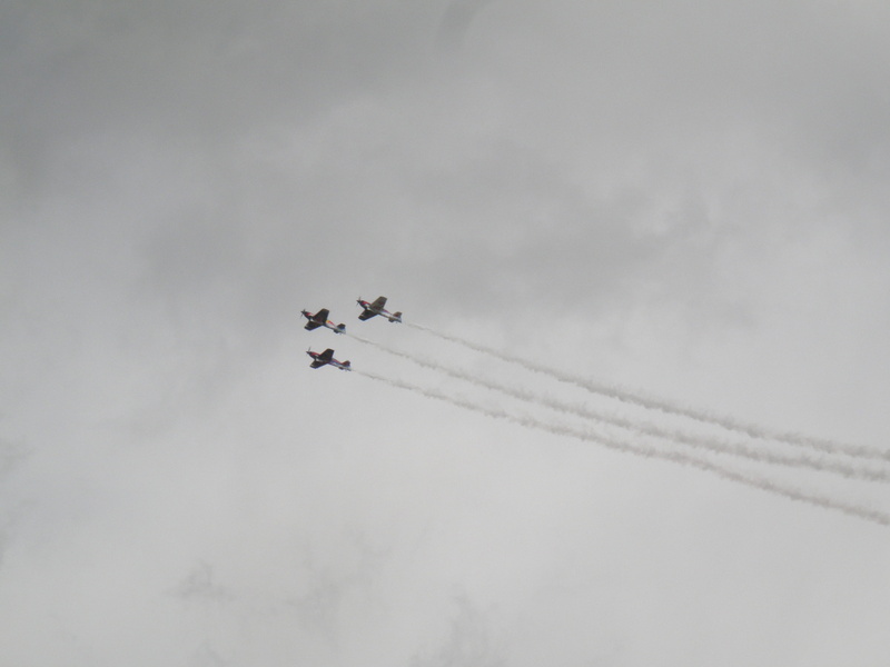 fly, speed, formation, aerospace industry, redbull airrace, propeller, airshow, red-bull aviator, red bull, flugshow, light aircraft, transportation, teamwork