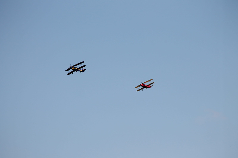 day, blue, Aerobatics, copy space, propeller airplane, air vehicle, no people, m17, travel, airplane, fly, flying, 4K, propeller plane, sky, flyer, motion