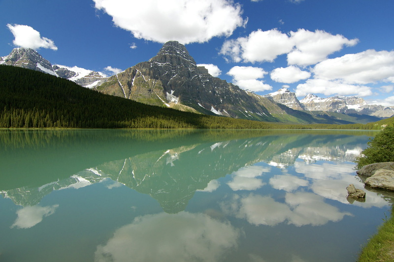 Banff National Park, 1080P, mountains, Mount Chephren, clouds, the sky, lake, forest, Albert, Waterfowl Lake, reflection, Canada