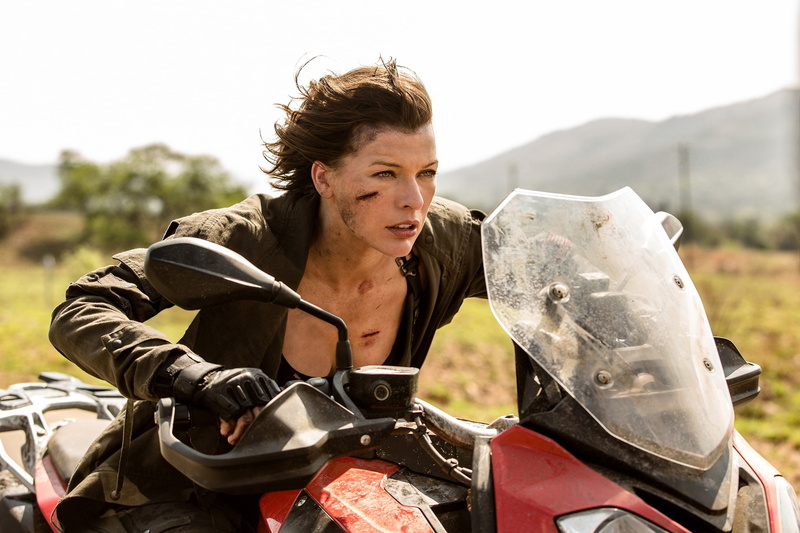 Milla Jovovich, Alice, frame, 2K, motorcycle, Resident Evil: The Final Chapter