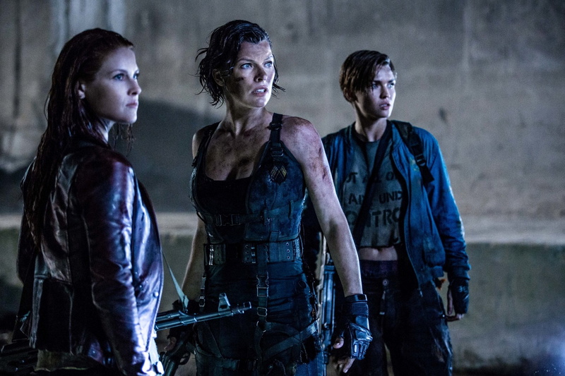 togetherness, nightlife, friendship, Resident Evil, standing, Alice (Resident Evil), young adult, casual clothing, smiling, women, Resident Evil: The Final Chapter