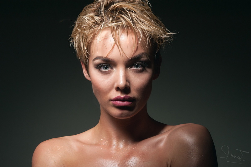 face, Rosie Robinson, women, Short Hair, Simple Background, Blonde, Looking At Viewer, Jack Russell, model, 2K, portrait