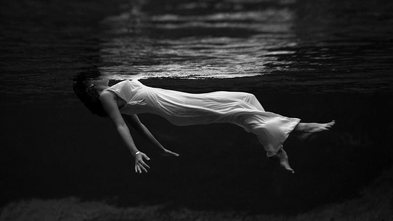 brunette, clothing, full length, The Chemical Brothers, water, white clothing, barefoot, side view, dress, Lana Del Rey, one person, floating on water
