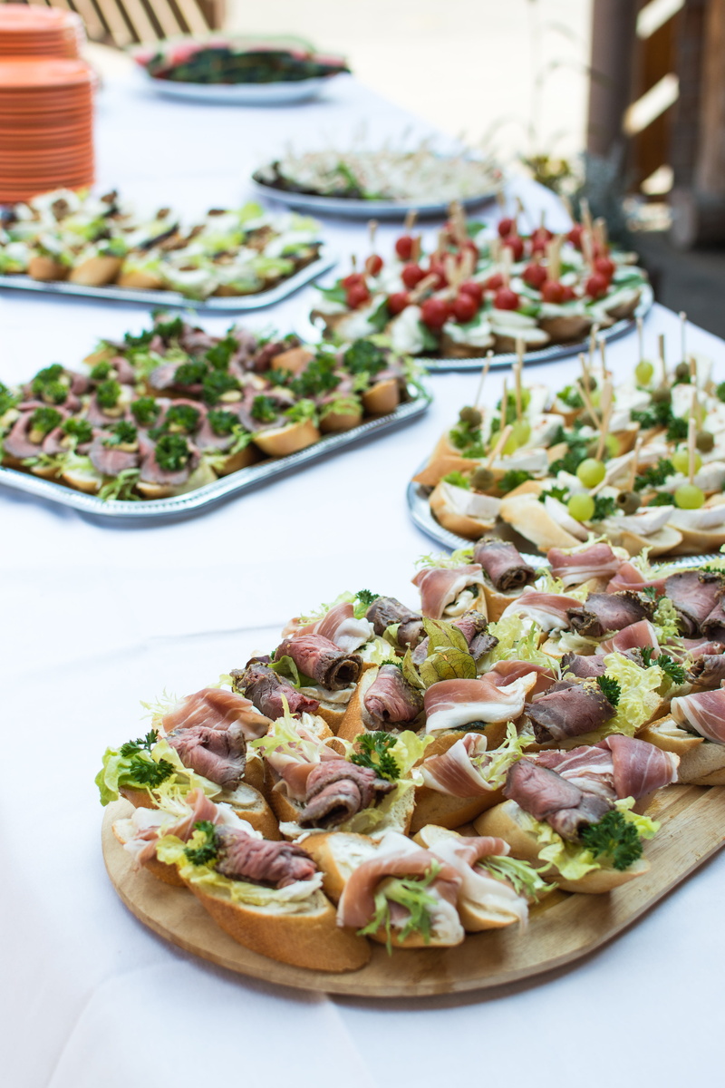 salad, meal, gourmet, tomato, cheese, selective focus, no people, savory, Celebration, food, table, freshness, ready-to-eat, plate, focus on foreground