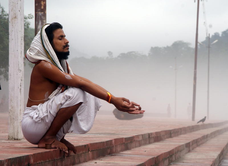 color Image, real people, young Men, african Ethnicity, lifestyles, ethnicity, side view, african Descent, holy, 2K, only Men, spirituality, casual clothing
