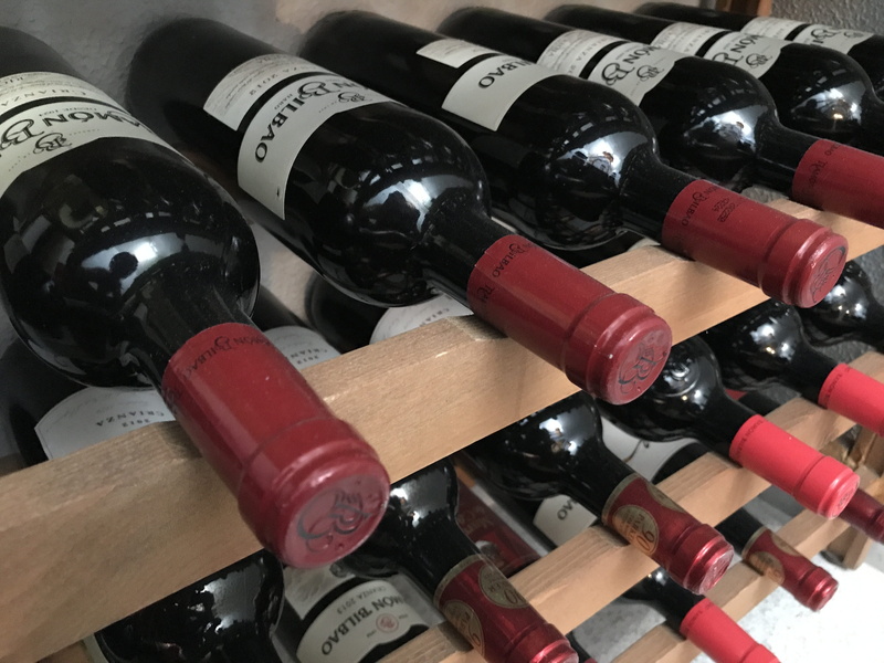 red wine, wine bottles, luxury, close-up, refreshment, glass, vine, beverage, full frame, celebration, variation, wine, no people, vineyard, liquid, choice