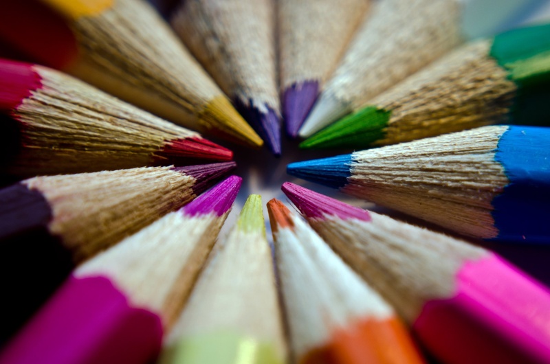 pointing, object, brown, colorful, arrangement, selective focus, background, multicolored, pink, row, photography, paint, pen, choice, drawing, still life
