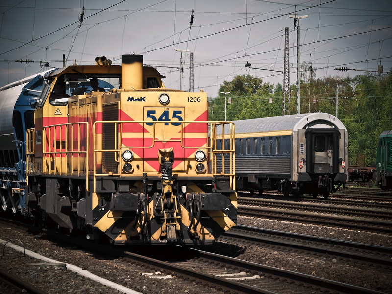 goods, land vehicle, transport, loco, locomotive, electricity, public transportation, railroad car, industry, outdoors, shunting yard, power supply, seemed