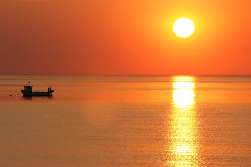 waterfront, sea, reflection, horizon, ocean, coast, beach, beauty in nature, sunset, tranquil scene, golden, summer, outdoors, red, sky, nature, sunlight