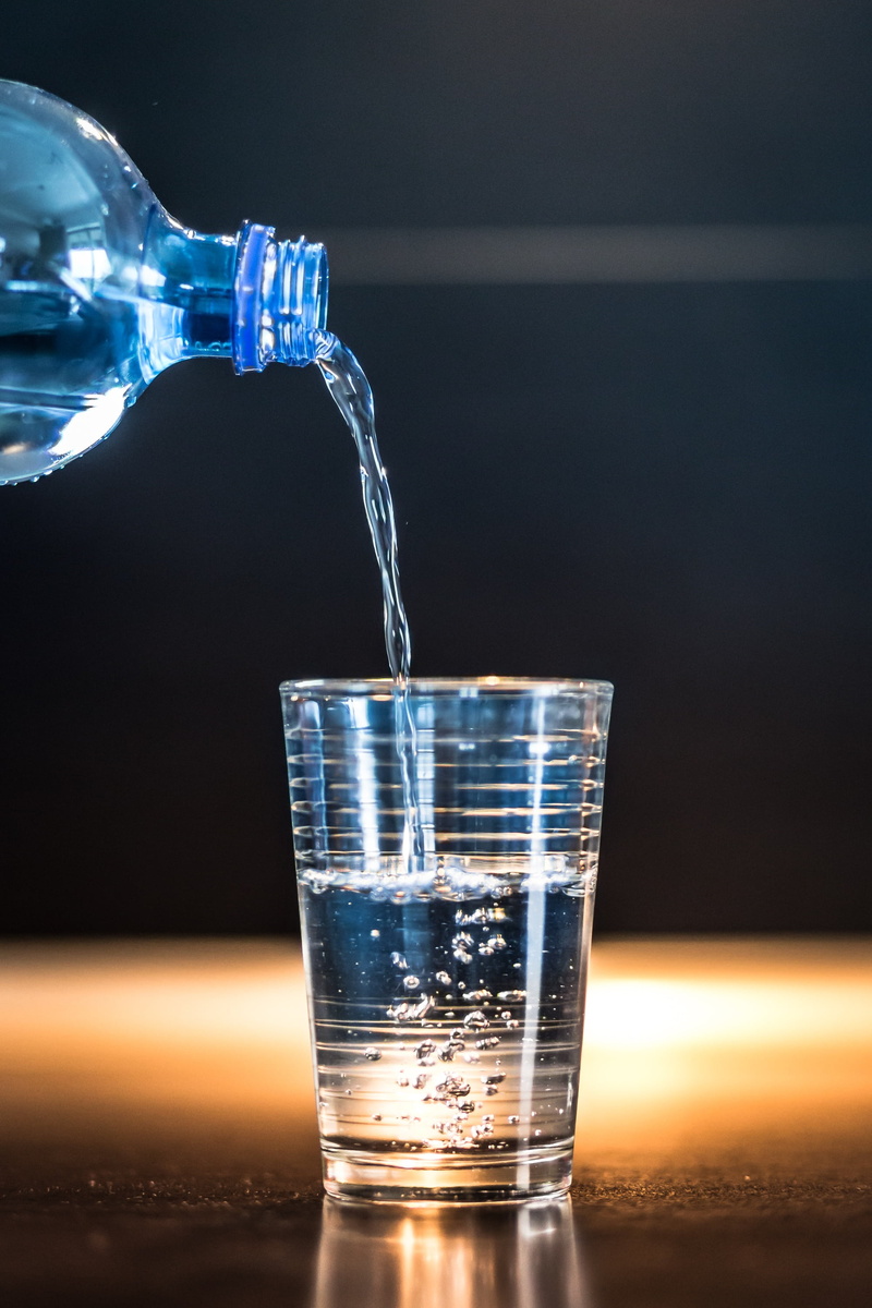 household equipment, 2K, table, blue, bottle, motion, water, time, clear, bottle of water, drinking glass, studio shot, freshness, drinking water, lapse