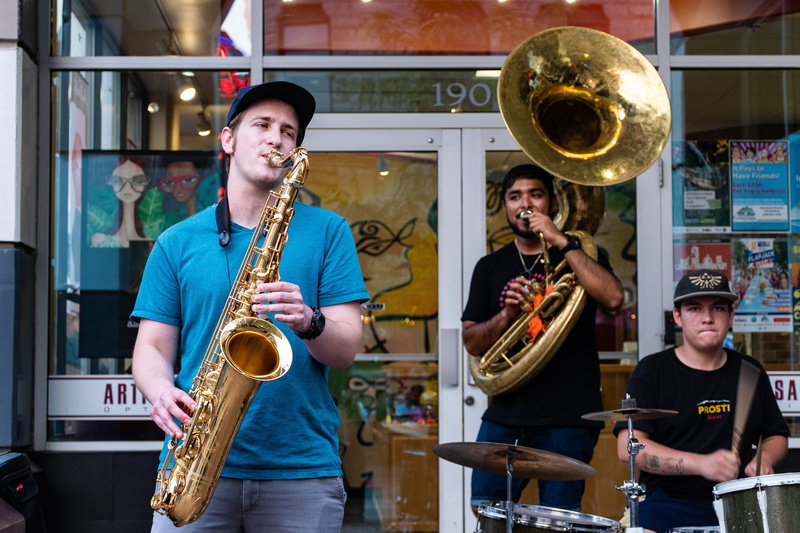 playing, front, arts culture and entertainment, store, front view, saxophone, musician, musicians, performance, artist, man, real people, jazz, music, babd
