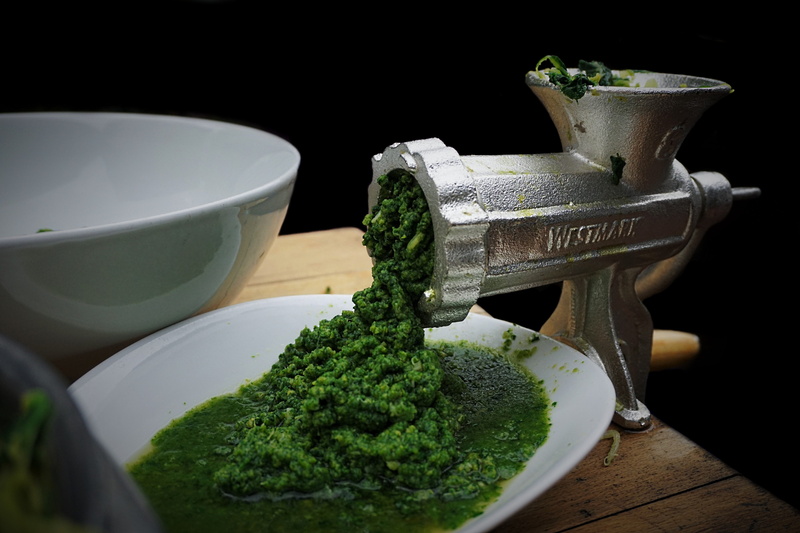 savoy, green color, wood - material, eat, plant, tea, no people, vegetable growing, close-up, welsch herb, savoy cabbage, brassica vegetables, stew, green leaves