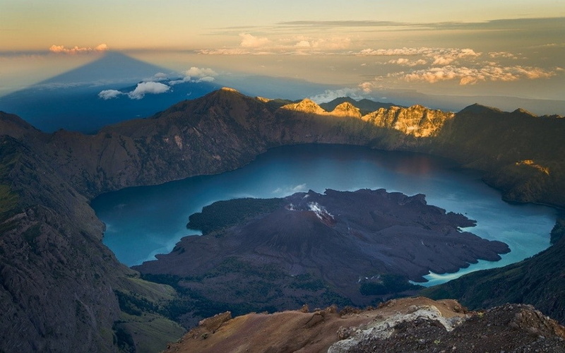 crater, scenics - nature, sky, no people, outdoors, geology, environment, water, lake, mountain peak, solid, land, Indonesia, 480P, mountains, travel