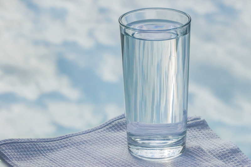 glass, close-up, no people, 2K, food and drink, air, transparent, drink, drinking water, water, household equipment, refreshment, close, glass - material