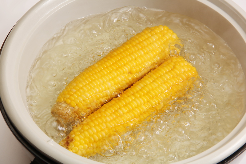 indoors, bowl, hit, cooking, hot, delicious, corn, freshness, water, boiling, high angle view, purity, corn on the cob, healthy eating, close-up, two, 5K