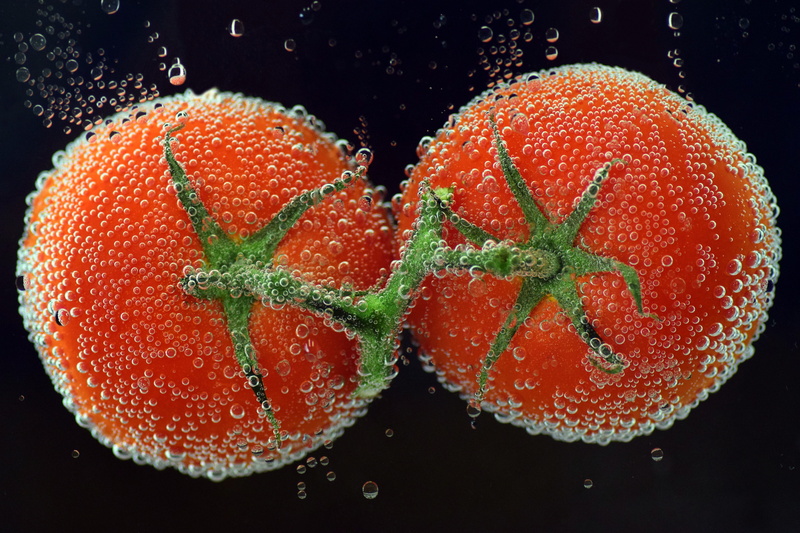 healthy eating, Tomatoes, black background, in the water, Food, no people, close-up, strawberry, berry fruit, vegetarian, air bubbles, tasty, freshness