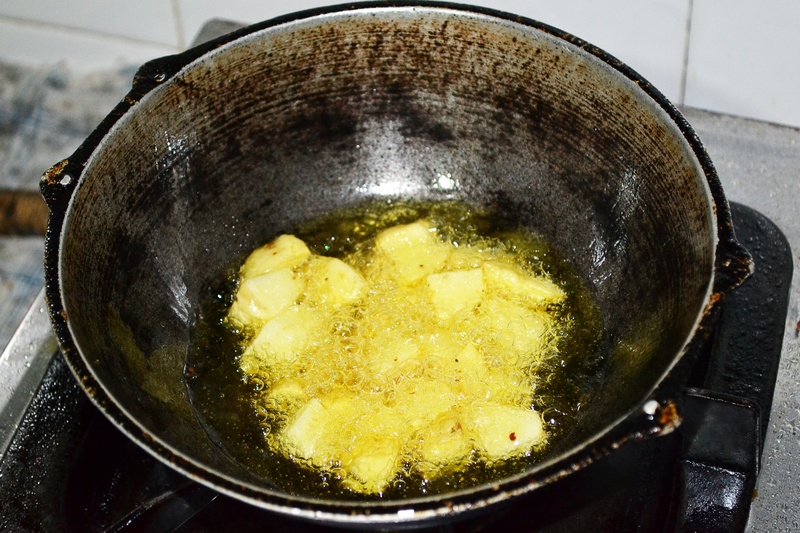 yellow, 2K, cook, frying pan, ceylon, fried, curry, boiling, wellbeing, kitchen utensil, oil, preparation, heat - temperature, cookery, healthy eating