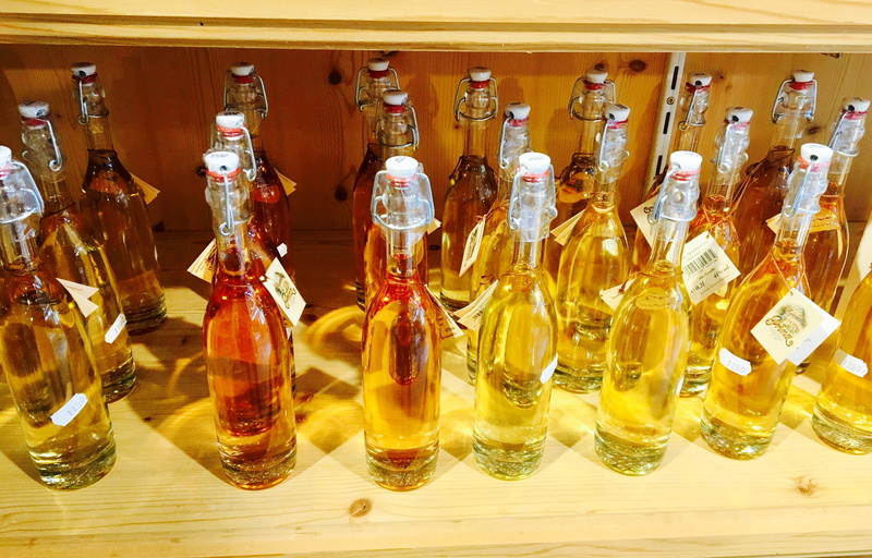 table, in a row, brandy, yellow, food, refreshment, transparent, indoors, delicious, 4K, large group of objects, oil, appetizing, no people, market stall