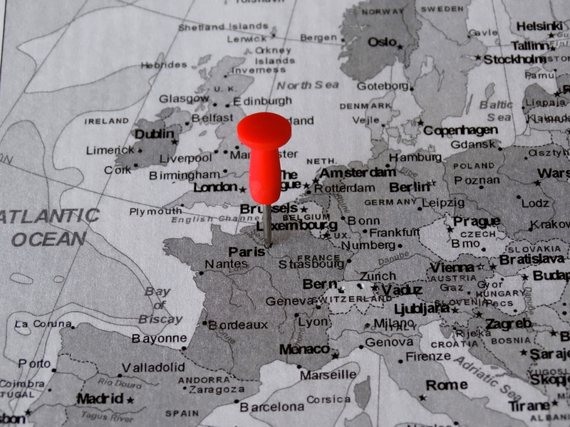 red, planning, communication, capital, straight pin, close-up, no people, text, ocean, 5K, world map, guidance, travel, paris, pin, western script, atlas