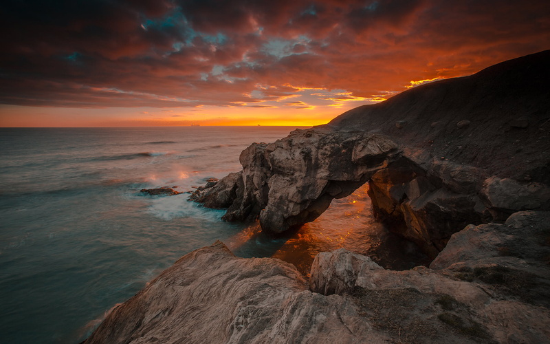 rocky coastline, coast, 1080P, eroded, rock - object, no people, tank, tranquility, outdoors, water, rock formation, idyllic, tranquil scene, orange color