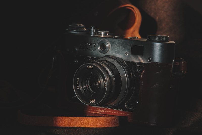 black, photographing, jar, photographic equipment, fed-3, activity, still life, vintage, close-up, antique, ussr, old, 5K, lomo, video camera, vase, grey