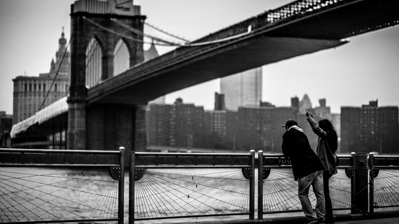 lifestyles, monochrome, cityscape, building exterior, office building exterior, skyscraper, Brooklyn Bridge, s, 1080P, transportation, leisure activity
