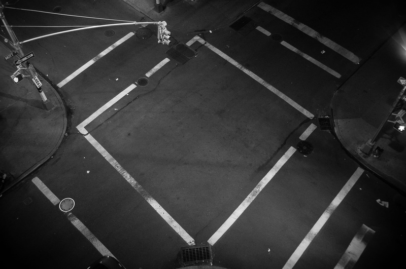 form, photography, lines, marking, 2K, black and white, day, white line, outdoors, high angle view, grate, manhole cover, crosswalk, guidance, dividing line