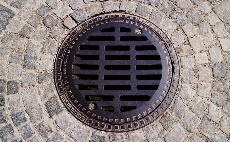 built structure, wall - building feature, sewage system, black, geometric shape, gullideckel, architecture, no people, day, 5K, close-up, shape, wall
