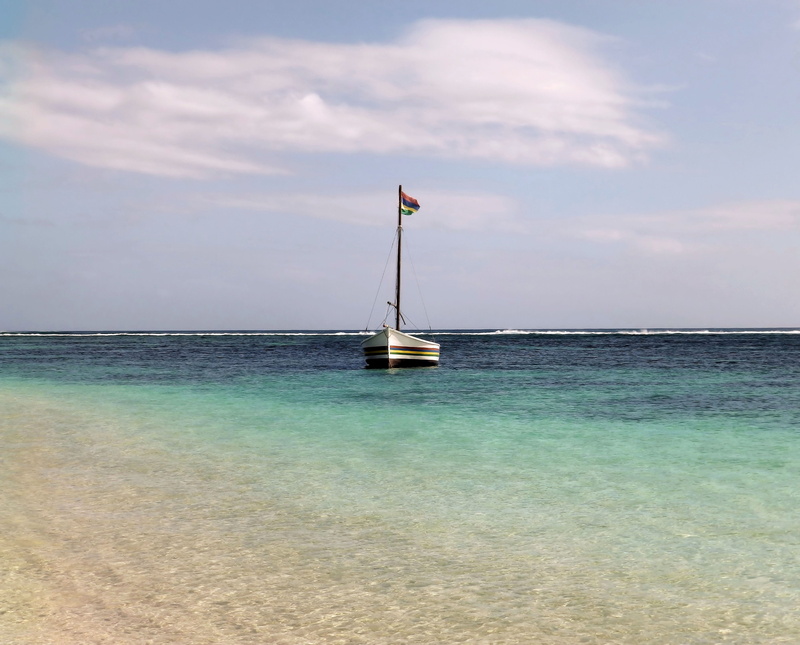 sky, outdoors, yacht, lazur, tranquility, yachting, sailboat, 4K, boat, water, mauritius, sea, mode of transportation, beauty in nature, transportation