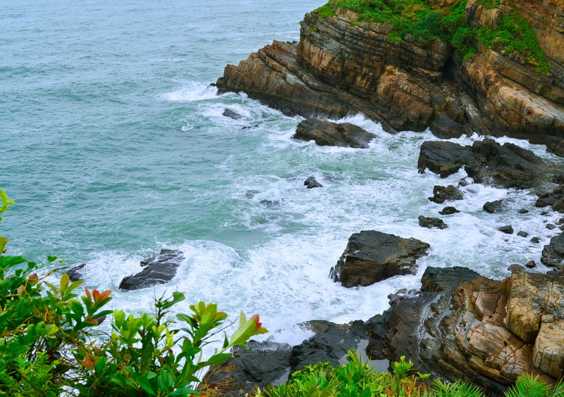 the landscape, sea, water, natural, scenics - nature, the sea, day, rocky coastline, high angle view, sport, beauty in nature, motion, rock - object, outdoors