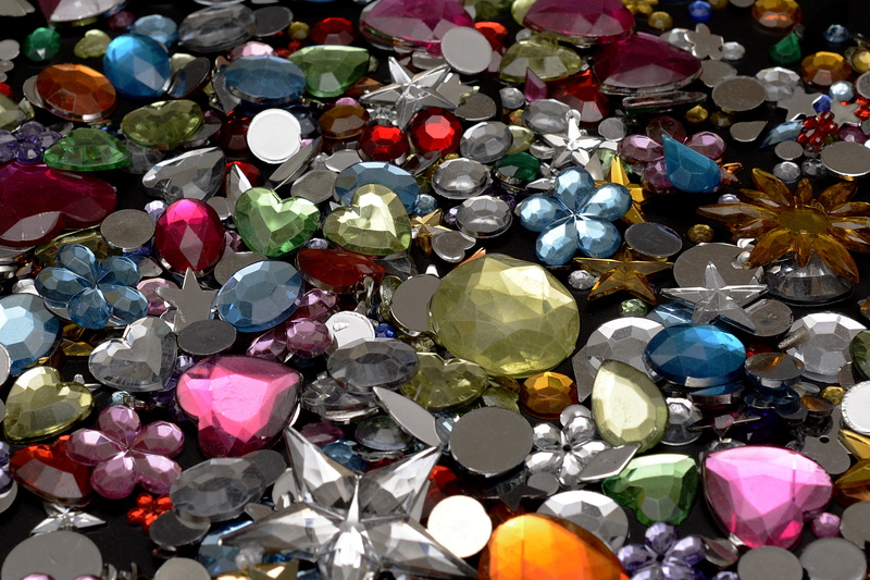 glitter, large group of objects, backgrounds, silver, green, decorate, pink, gemstones, precious gem, pile, indoors, blue, crystal, semi precious stones