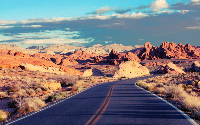 valley, road Trip, asphalt, extreme Terrain, southwest USA, landscape, rock, diminishing perspective, wilderness Area, national Park, environment, road marking