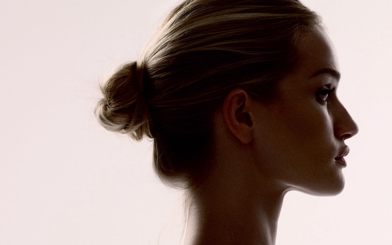 side view, s, young adult, portrait, beautiful woman, woman, human hair, hairstyle, human face, one person, blond hair, indoors, celebrity, studio shot