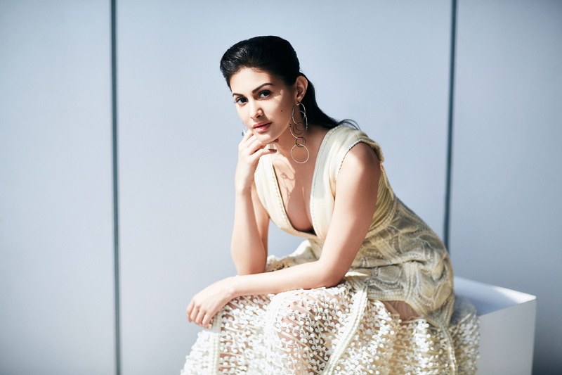 4K, Amyra Dastur, 4K