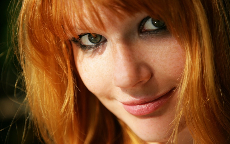 human face, beauty, women, blond hair, bangs, Mia sollis, Freckles, young women, long hair, 2K, redhead, body part,  face, hair, Green-eyed, beautiful woman