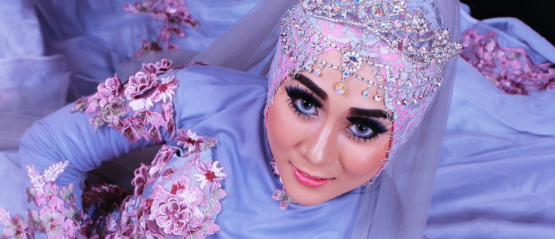outdoors, traditional clothing, make-up, one person, human face, beautiful people, event, beauty, bride, dress, pink color, wedding ceremony, young women