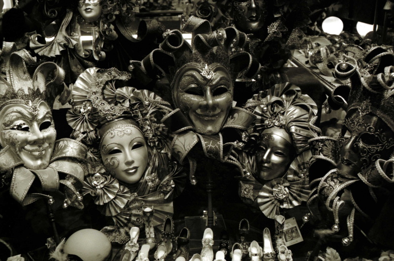 indoors, mask, venice, 4K, celebration, black and white, shop window, human representation, store, festive, italy, photo, large group of objects, order