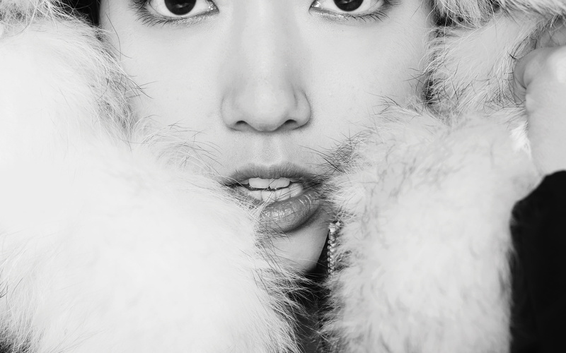 human face, portrait, headshot, adult, real people, park, eyes closed, hye, kpop, human lips, close-up, one person, beard, warm clothing, actress, body part