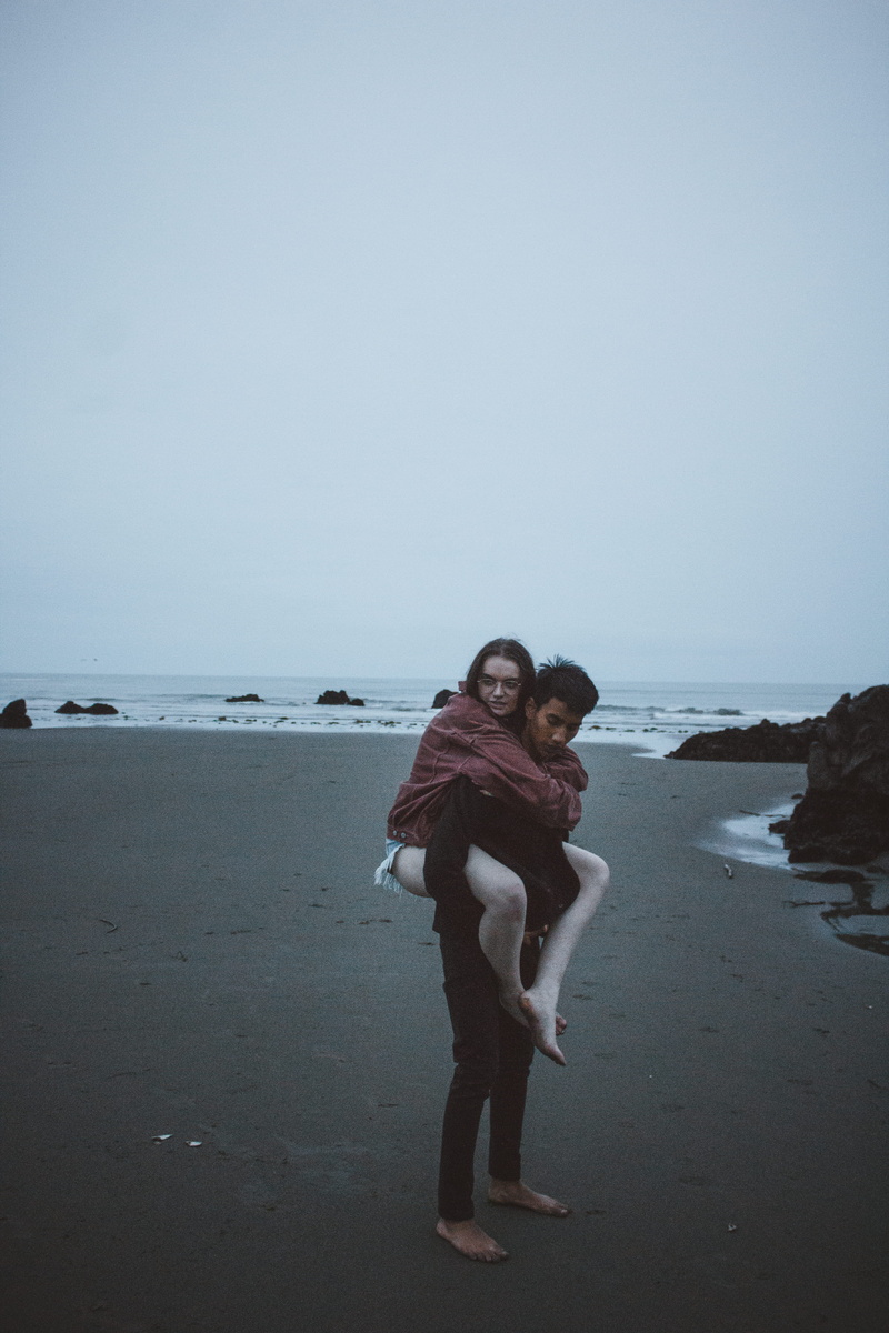 seashore, land, beach, scenics - nature, real people, candid, women, near, carrying, back, sky, couple - relationship, lifestyles, body, standing, people